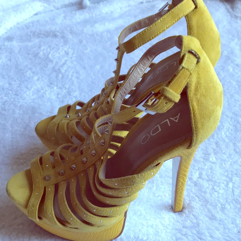Aldo Yellow Studded Heels - Picture 4 of 6